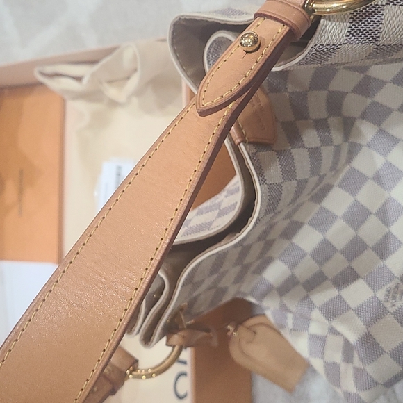 LV Graceful PM - Picture 5 of 16